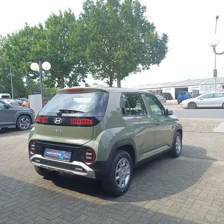Neu Hyundai Inster 85 kW (116 PS) 2026 Grün Kleinwagen