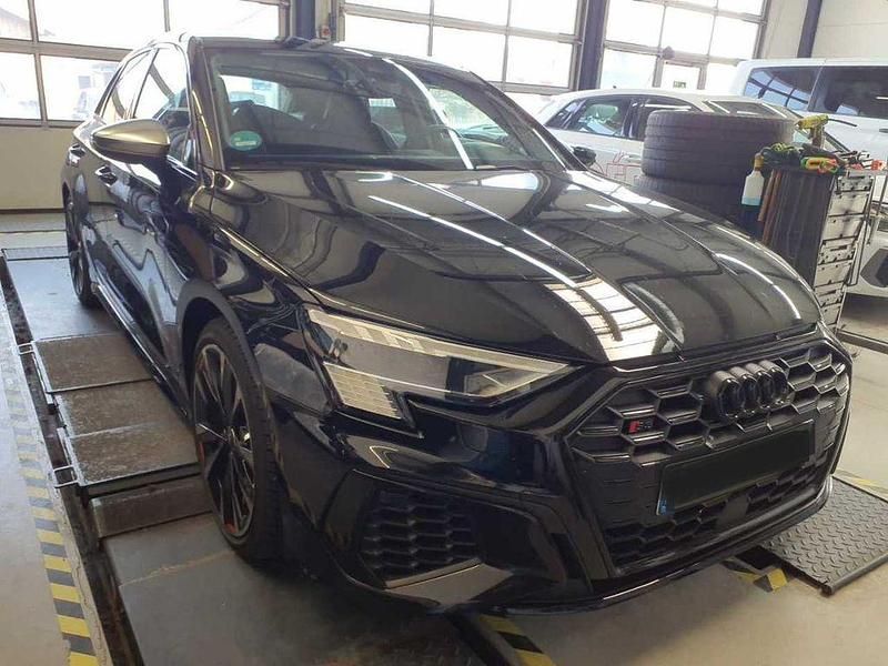 Gebraucht Audi S3 Ambiente 310 PS (228 kW) 2022 Mythosschwarz metallic Limousine