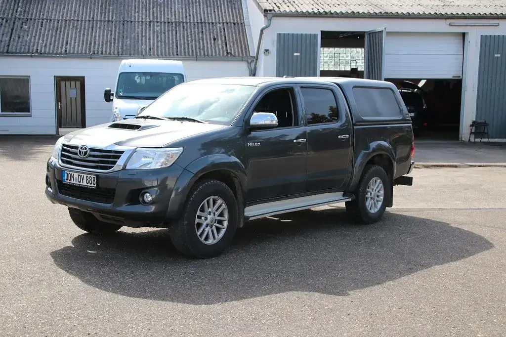 Gebraucht Toyota HiLux Comfort 171 PS (125 kW) 2015 Grau Pickup