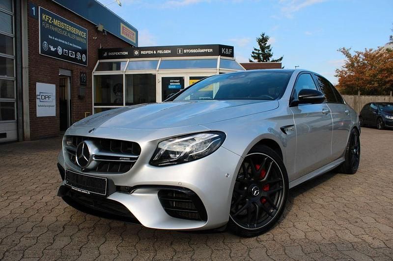 Silber Gebraucht 2017 Mercedes E63S AMG AMG Limousine | 57.500 € (Fairer Preis) - Bild 1/4