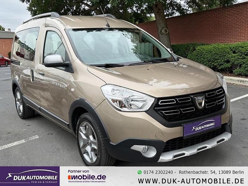 Gebraucht Dacia Dokker Stepway 131 PS (96 kW) 2020 Beige Van / Kleinbus