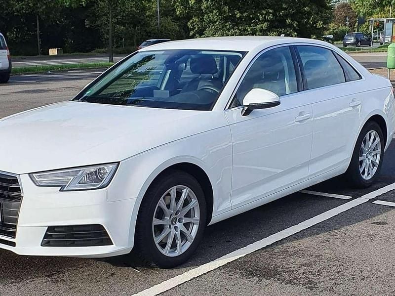 Weiß Gebraucht 2018 Audi A4 Limousine | 17.500 € (Superpreis) - Bild 1/1
