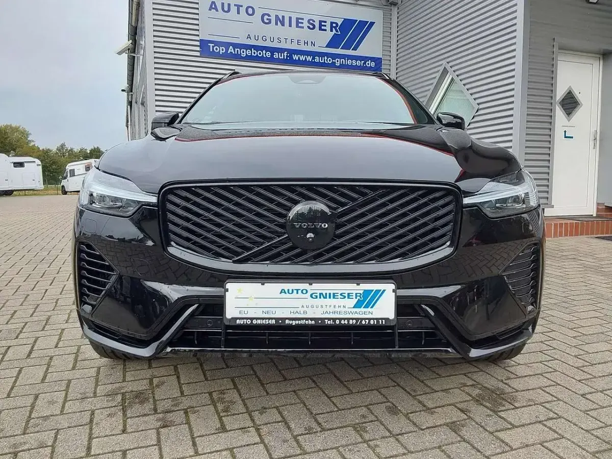 Nowe Volvo XC60 Plus 455 KM (334 kW) 2026 Czarny SUV