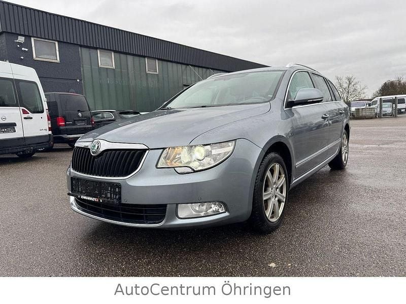 Gebraucht Skoda Superb Elegance 170 PS (125 kW) 2014 Grau Kombi