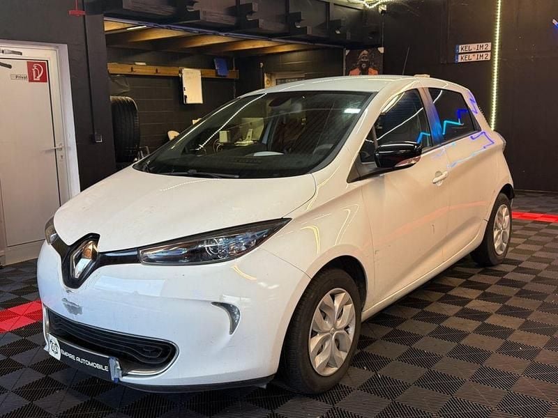 Weiß Gebraucht 2016 Renault Zoe Life Kleinwagen | 4.900 € (Superpreis) - Bild 1/4