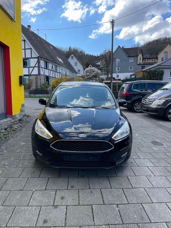 Schwarz Gebraucht 2018 Ford Focus Kombi | 5.300 € (Guter Preis) - Bild 1/4