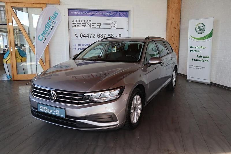 Gebraucht VW Passat 150 PS (110 kW) 2022 Silber Kombi
