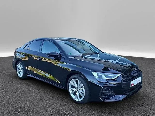 Gebraucht Audi A3 S-Line 150 PS (110 kW) 2026 Mythosschwarz metallic Limousine