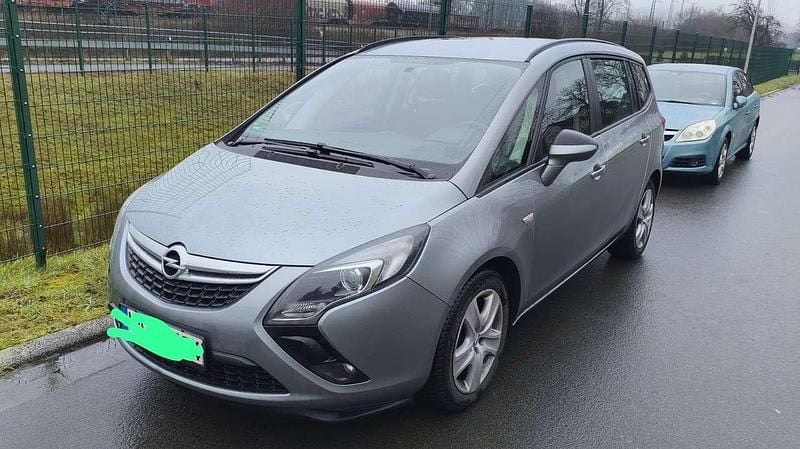 Gebraucht Opel Zafira Tourer Edition 140 PS (102 kW) 2011 Van / Kleinbus