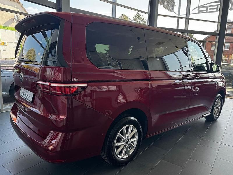 Usado VW Multivan 150 HP (110 kW) 2024 Vermelho Monovolume