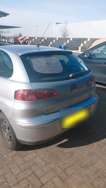 Gebraucht Seat Ibiza 64 PS (47 kW) 2002 Silber Kleinwagen