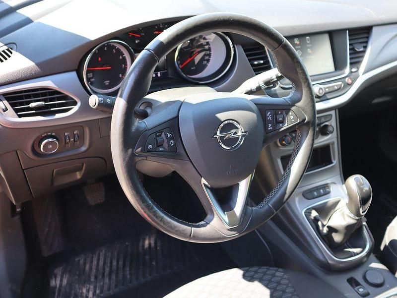 Gebraucht Opel Astra Edition 145 PS (106 kW) 2021 Rot Limousine