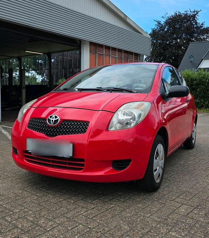 Rot Gebraucht 2006 Toyota Yaris Kleinwagen | 1.999 € (Fairer Preis) - Bild 1/4