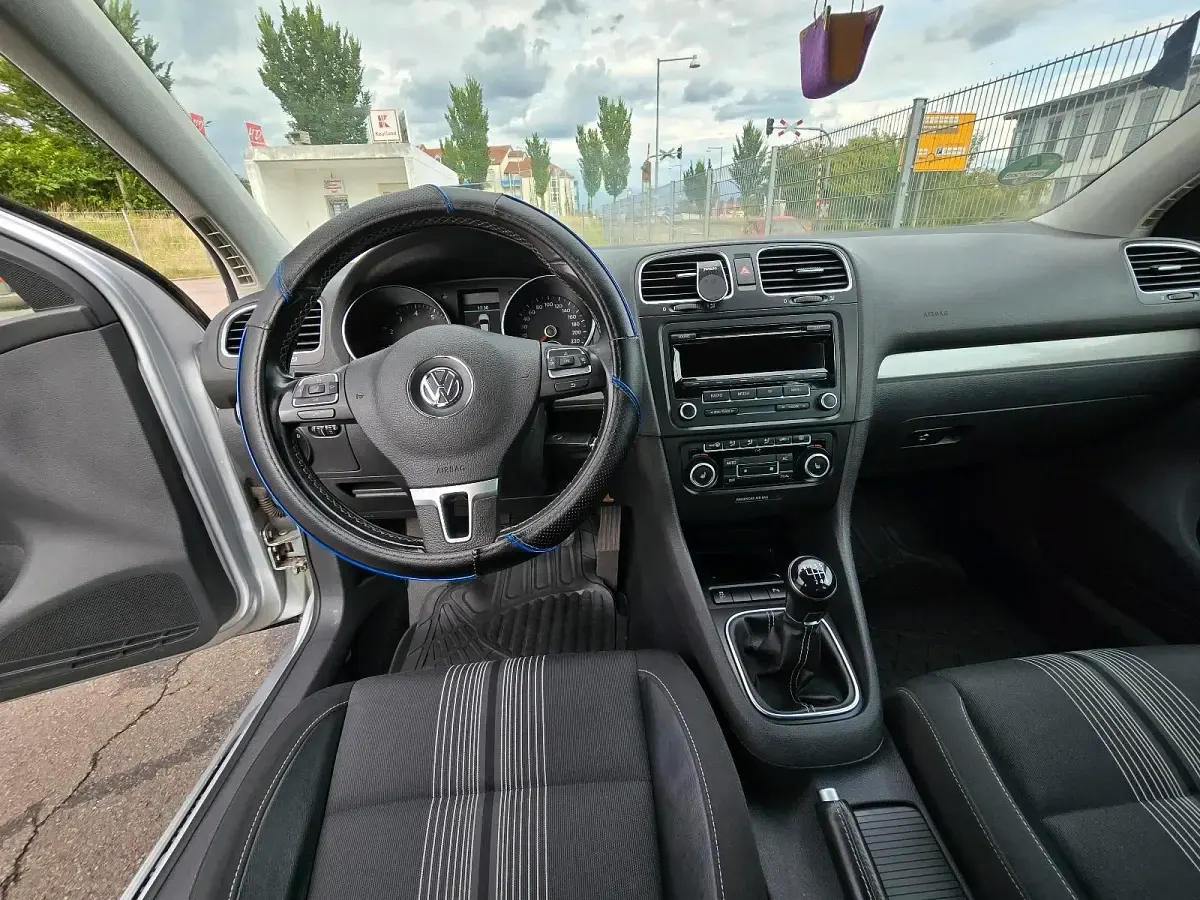 Gebraucht VW Golf VII Match 105 PS (77 kW) 2012 Grau Limousine