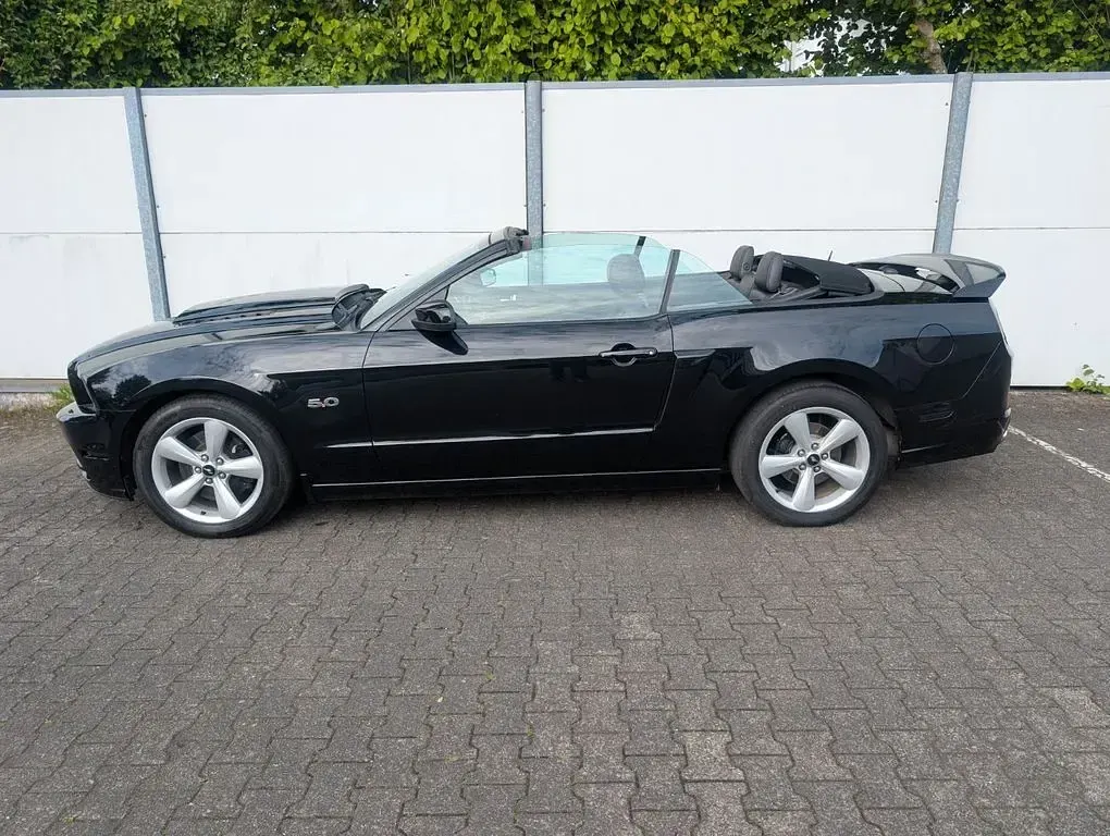 Gebraucht Ford Mustang GT 424 PS (311 kW) 2014 Schwarz Cabrio