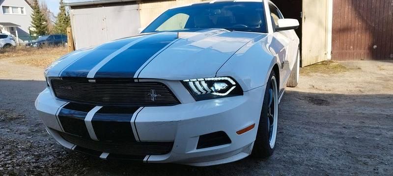 Gebraucht Ford Mustang 305 PS (224 kW) 2012 Weiß