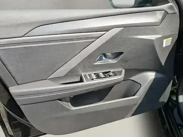 Gebraucht Opel Astra 131 PS (96 kW) 2023 Karbon schwarz (metallic) Kleinwagen