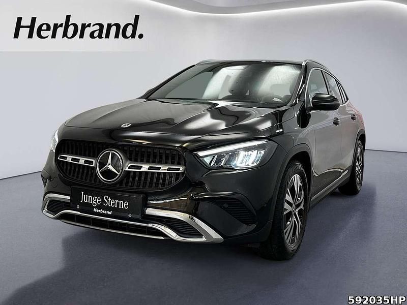 Metalliclack kosmosschwarz Gebraucht 2025 Mercedes GLA200 Progressive SUV | 36.890 € (Superpreis) - Bild 1/4
