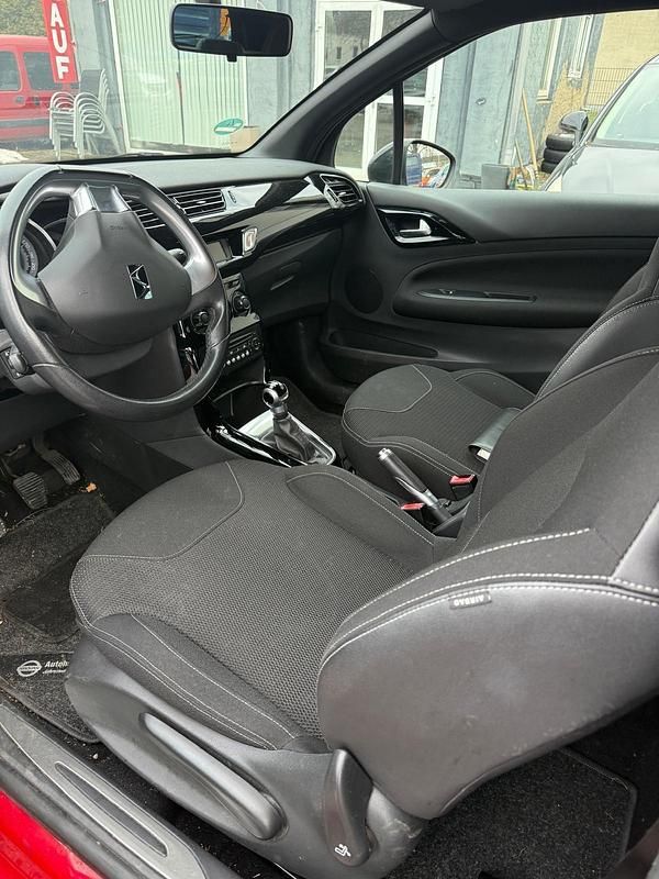 Gebraucht Citroën DS3 75 PS (55 kW) 2013 Rot Kleinwagen