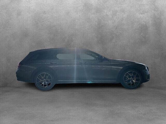 Gebraucht Mercedes E400 Avantgarde 330 PS (242 kW) 2022 Lack selenitgrau Kombi