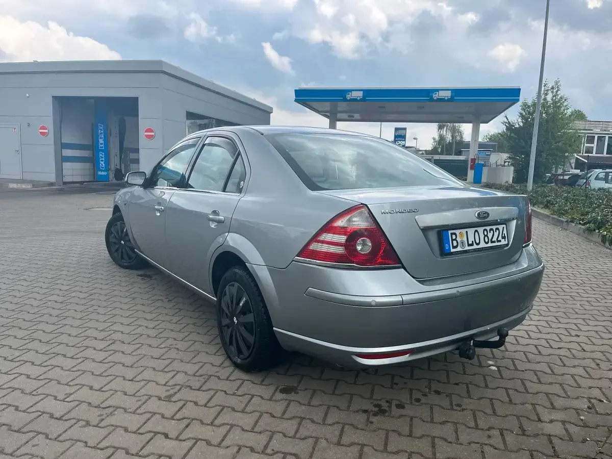 Gebraucht Ford Mondeo 140 PS (102 kW) 2005 Silber Limousine