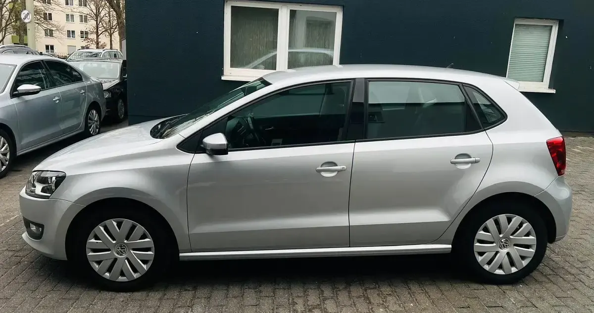 Gebraucht VW Polo Comfortline 69 PS (50 kW) 2011 Silber Kleinwagen