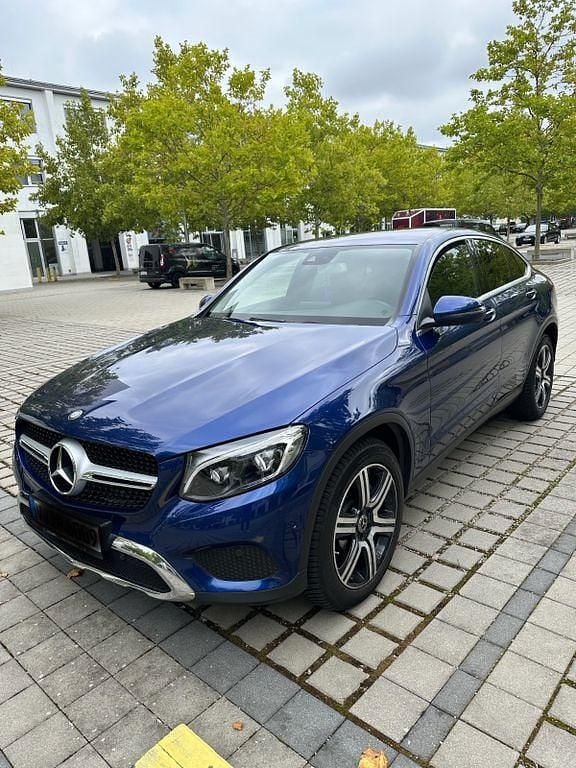 Blau Gebraucht 2017 Mercedes GLC220 AMG line Coupé | 30.999 € (Fairer Preis) - Bild 1/4