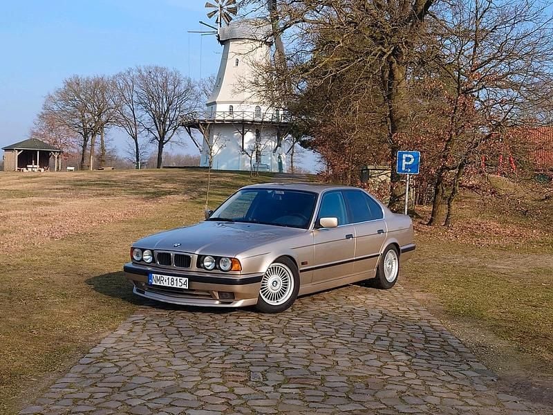 Gold Gebraucht 1994 BMW 525 Limousine | 13.500 € - Bild 1/4