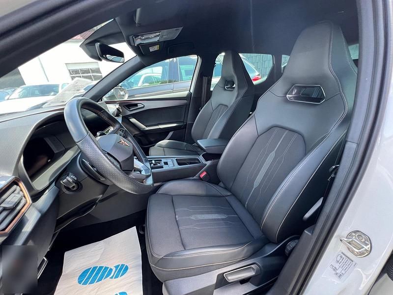 Używany Cupra Leon 245 KM (180 kW) 2022 Biały Sedan/Limuzyna