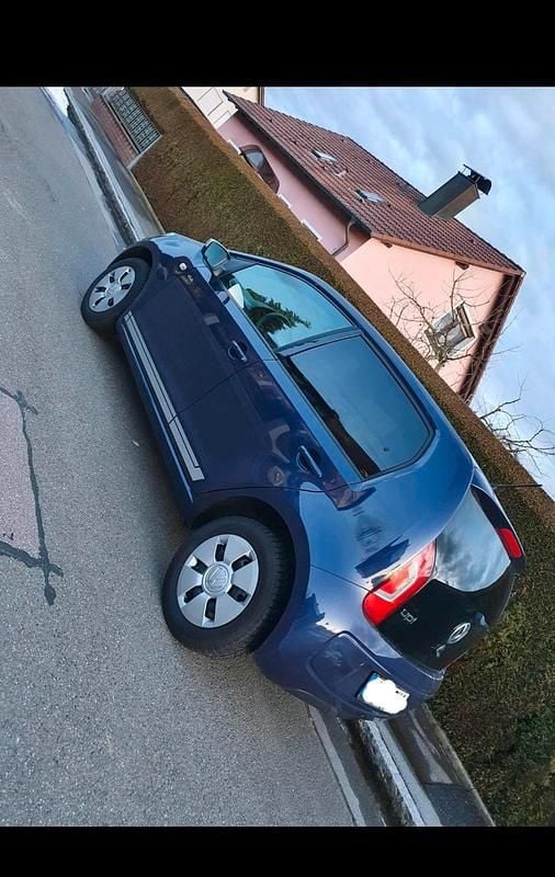 Usata VW up! 60 CV (44 kW) 2015 Blu Utilitaria