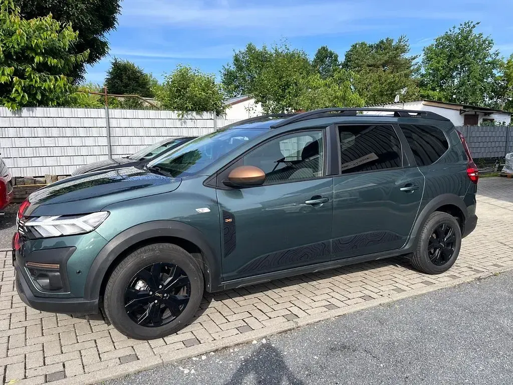 Gebraucht Dacia Jogger Extreme 110 PS (80 kW) 2025 Grün Van / Kleinbus