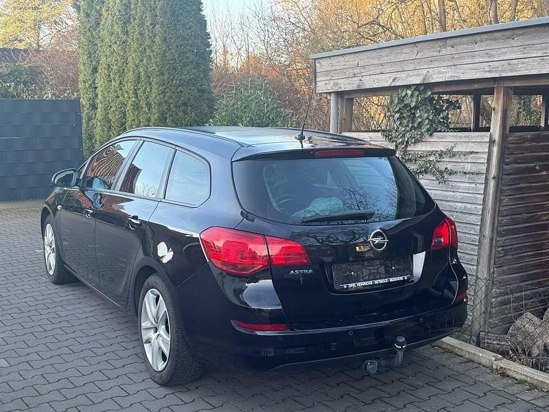 Gebraucht Opel Astra Sport 116 PS (85 kW) 2011 Schwarz Kombi
