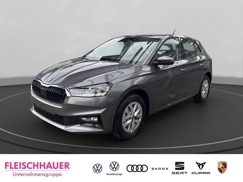 Grau Neu 2025 Skoda Fabia Essence Limousine | 18.590 € (Fairer Preis) - Bild 1/4