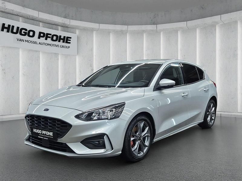 Gebraucht Ford Focus ST-Line 150 PS (110 kW) 2022 Polar silber metallic Limousine