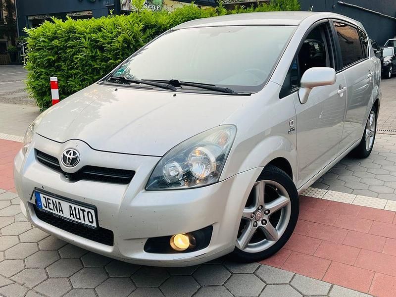 Gebraucht Toyota Corolla Verso 177 PS (130 kW) 2008 Silber Van / Kleinbus