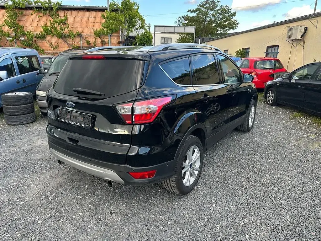 Używany Ford Kuga Titanium 150 KM (110 kW) 2017 Czarny SUV