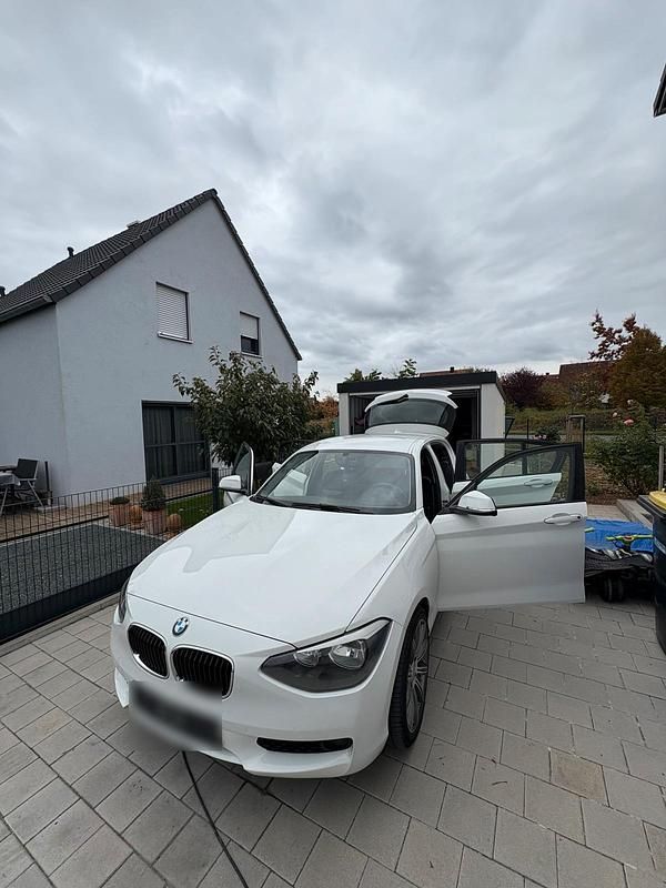 Gebraucht BMW 114 105 PS (77 kW) 2012 Weiß Kleinwagen