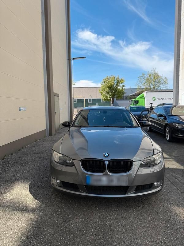 Gebraucht BMW 320 M Sport 177 PS (130 kW) 2009 Grau Coupé