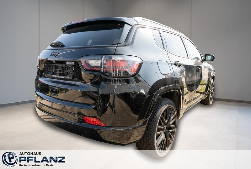 Second-hand Jeep Compass 131 CP (96 kW) 2024 Negru SUV