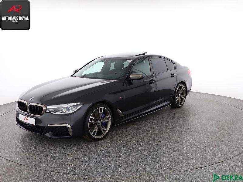 Sophistograu brillanteffektlli Gebraucht 2020 BMW M550 Sport Line Limousine | 47.880 € (Fairer Preis) - Bild 1/4