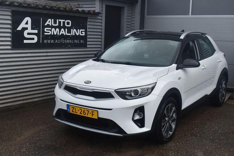 Weiß Gebraucht 2019 Kia Stonic SUV | 6.353 € (Guter Preis) - Bild 1/4