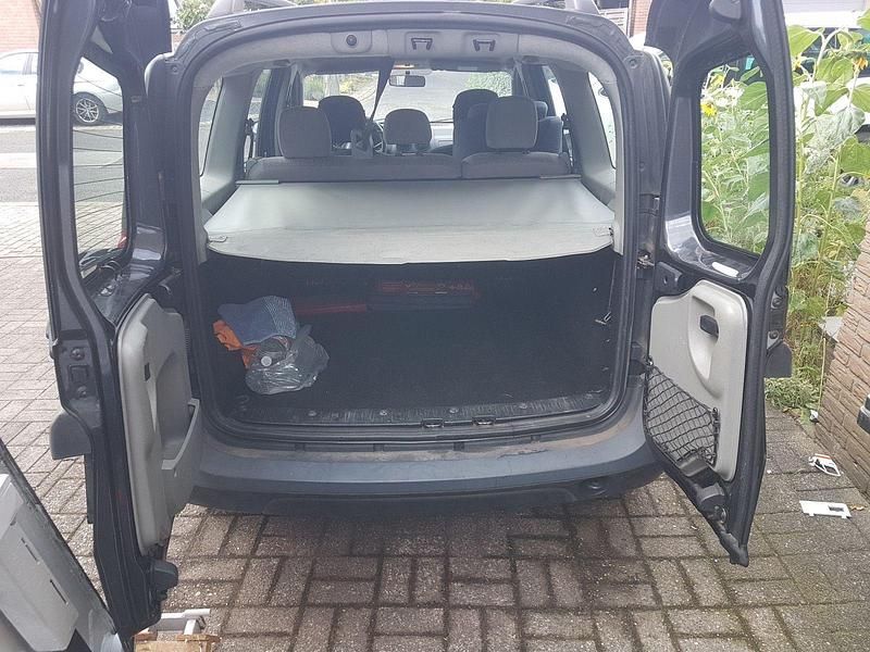 Schwarz Gebraucht 2007 Dacia Logan MCV Lauréate Kombi | 1.999 € (Fairer Preis) - Bild 1/4