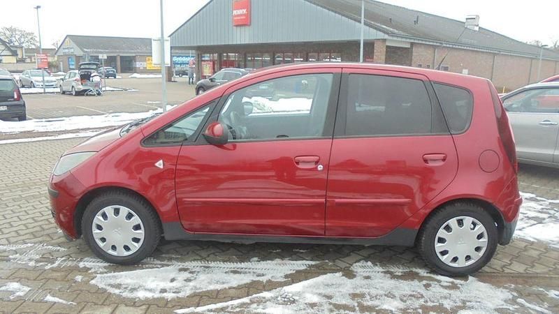 Gebraucht Mitsubishi Colt Motion 95 PS (69 kW) 2008 Rot Limousine