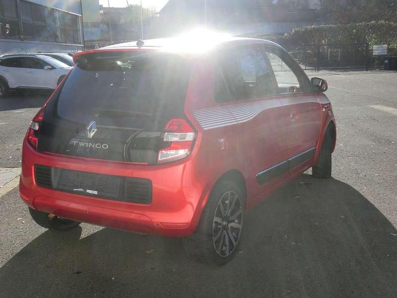 Gebraucht Renault Twingo SE 69 PS (50 kW) 2018 Dezir  rot  perleffekt Kleinwagen