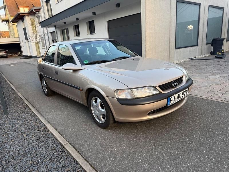 Gebraucht Opel Vectra 75 PS (55 kW) 1998 Beige Limousine
