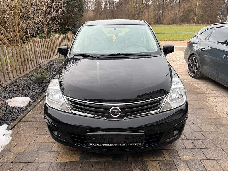 Gebraucht Nissan Tiida 110 PS (80 kW) 2010 Schwarz Kleinwagen
