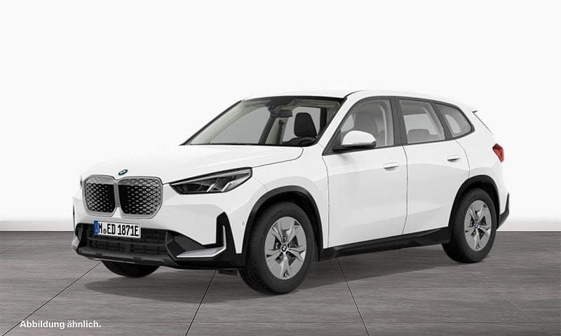 Gebraucht BMW iX1 Performance 200 kW (272 PS) 2022 Alpinweiß uni SUV