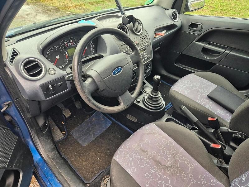 Gebraucht Ford Fiesta 70 PS (51 kW) 2007 Blau Kleinwagen