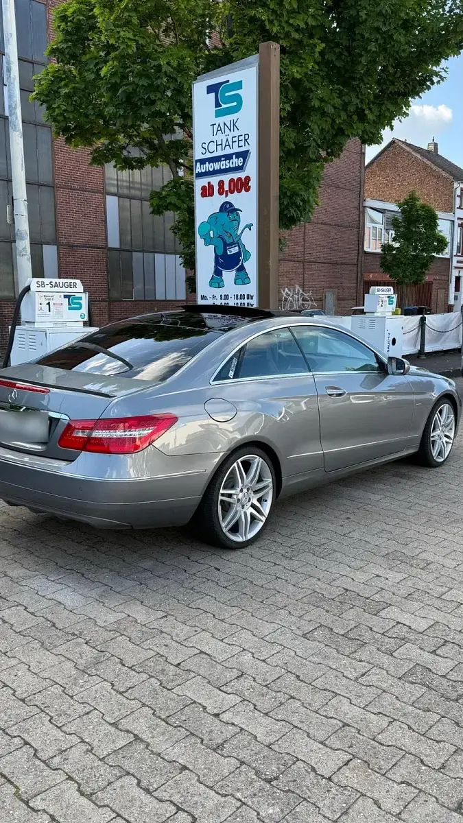 Gebraucht Mercedes E250 204 PS (150 kW) 2009 Grau Coupé