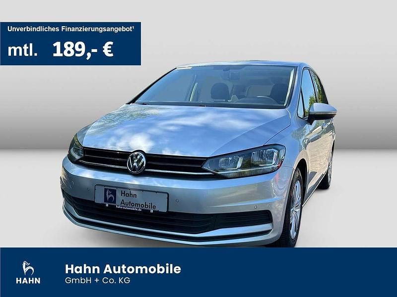 Grau Gebraucht 2017 VW Touran Trendline Van / Kleinbus | 14.390 € (Fairer Preis) - Bild 1/3